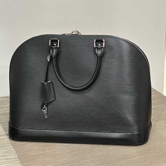 Louis Vuitton Alma GM - Picture 15 of 17